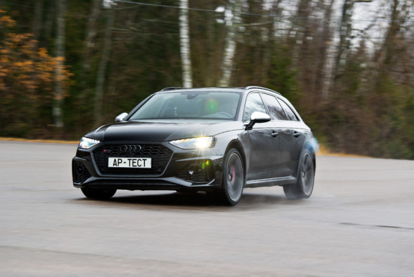 Audi RS 4 Avant на полигоне (и заочное сравнение с BMW M3 Touring)