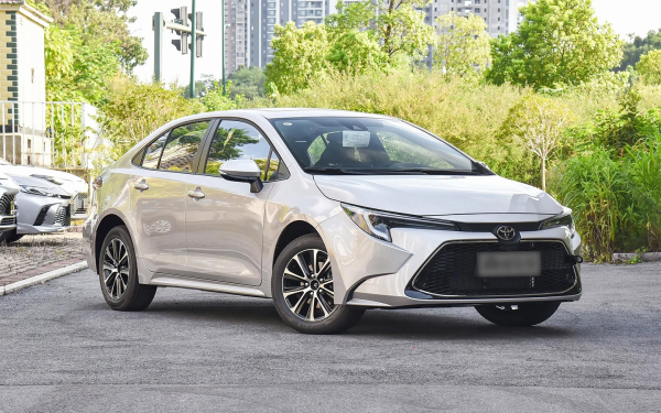 
            Эти седаны не подорожают из-за утильсбора. 16 моделей по льготной ставке
        