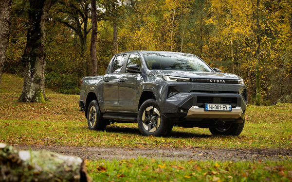 Дефицит иномарок, рейтинг автошкол и россыпь новинок. Итоги недели
Дефицит иномарок, рейтинг автошкол и россыпь новинок. Итоги недели